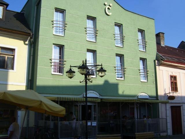 Hotel Central Кремница Екстериор снимка