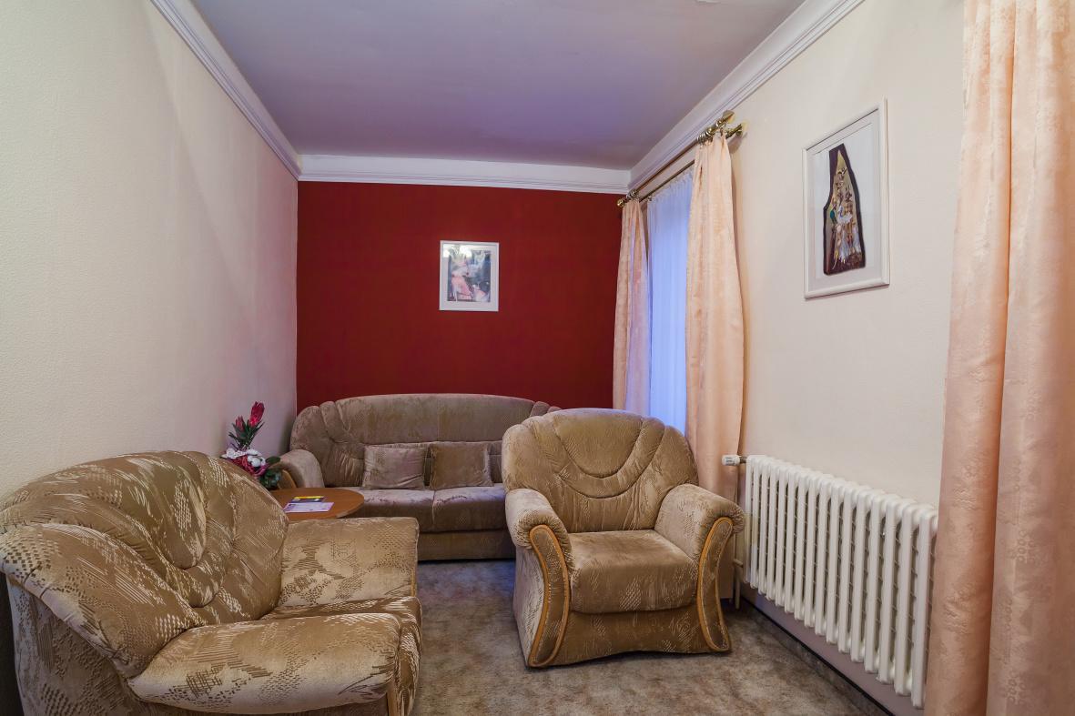 Hotel Central Кремница Екстериор снимка
