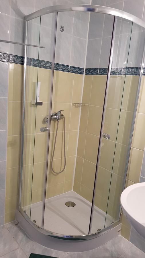 Hotel Central Кремница Екстериор снимка